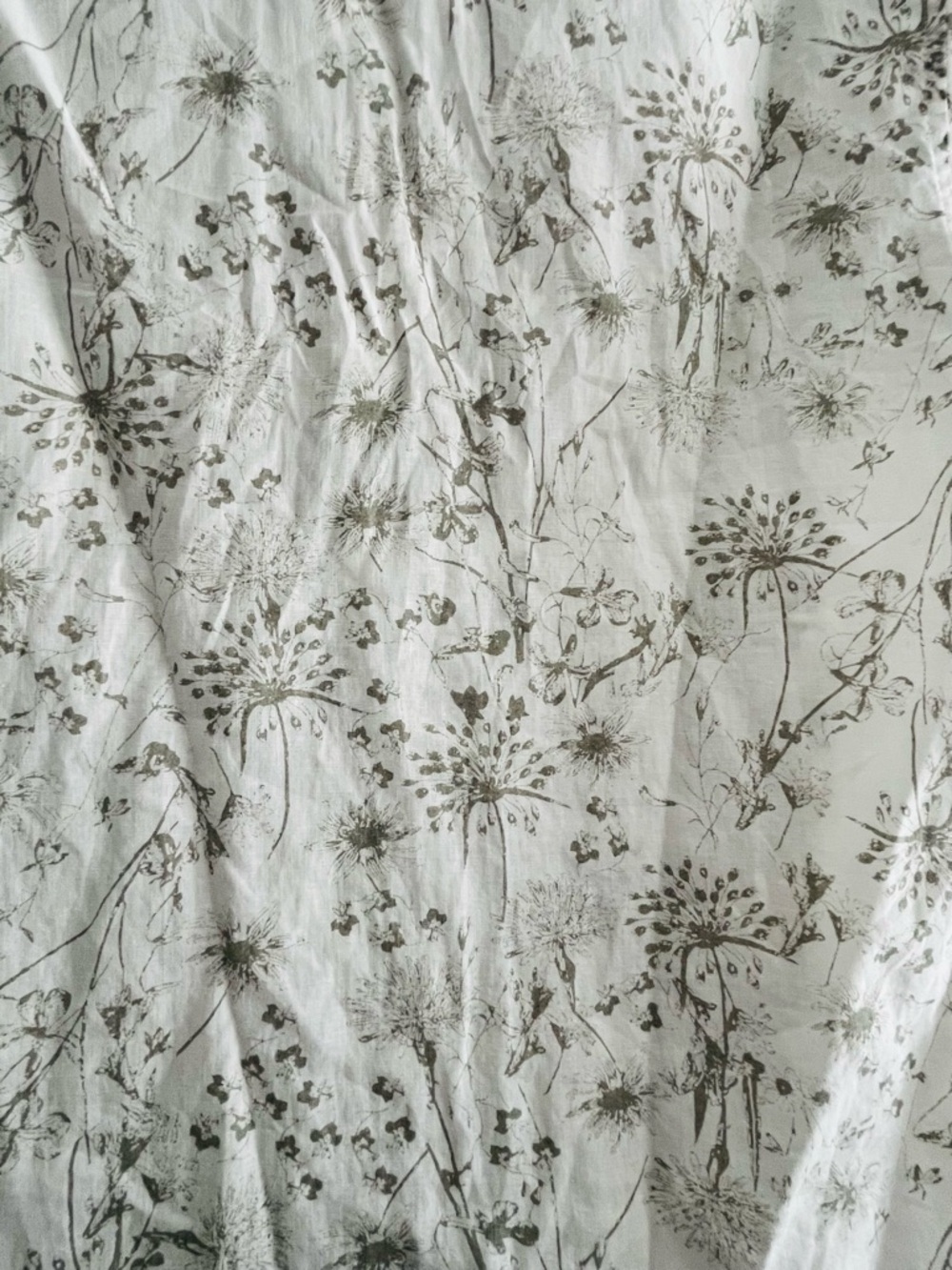 GUESS Sage Green Floral Linen Blend Short Sleeve Button Down Shirt - Picture 8 of 8
